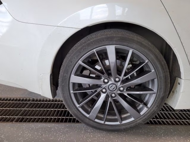 2019 Pearl White Tricoat Nissan Maxima Platinum FWD Sedan