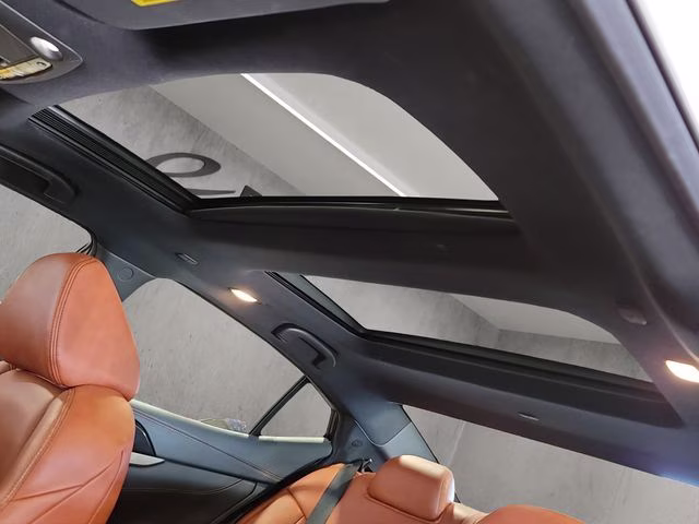 2019 Pearl White Tricoat Nissan Maxima Platinum FWD Sedan