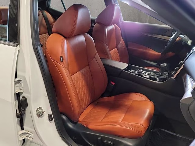 2019 Pearl White Tricoat Nissan Maxima Platinum FWD Sedan