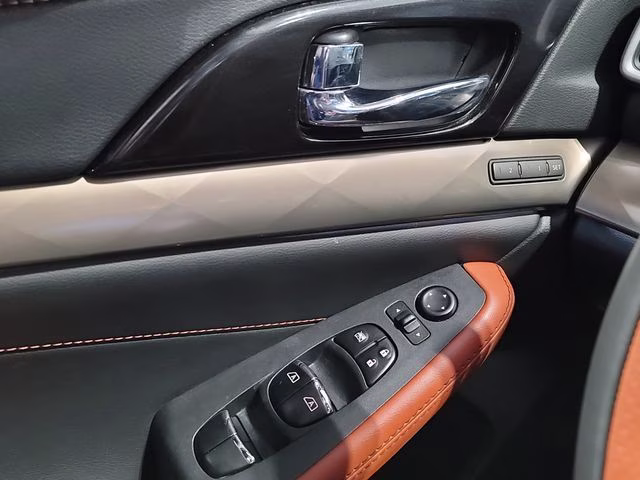 2019 Pearl White Tricoat Nissan Maxima Platinum FWD Sedan