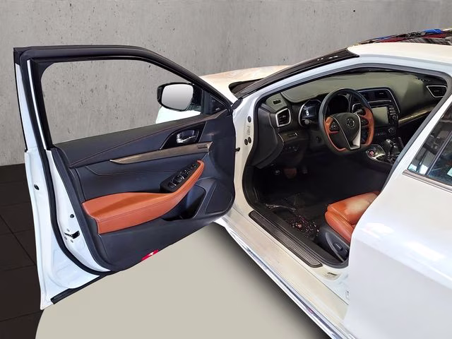 2019 Pearl White Tricoat Nissan Maxima Platinum FWD Sedan