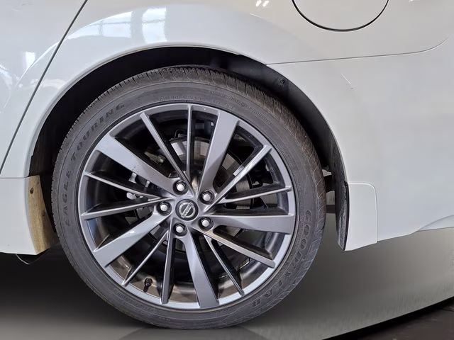 2019 Pearl White Tricoat Nissan Maxima Platinum FWD Sedan