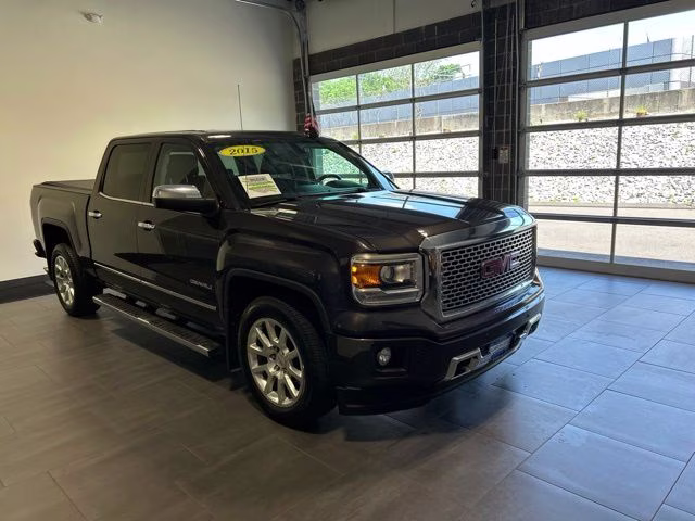 2015 Gray GMC Sierra 1500 Denali 4X4 Truck