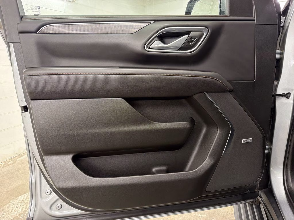 2023 Sterling Metallic GMC Yukon XL AT4 4X4 SUV