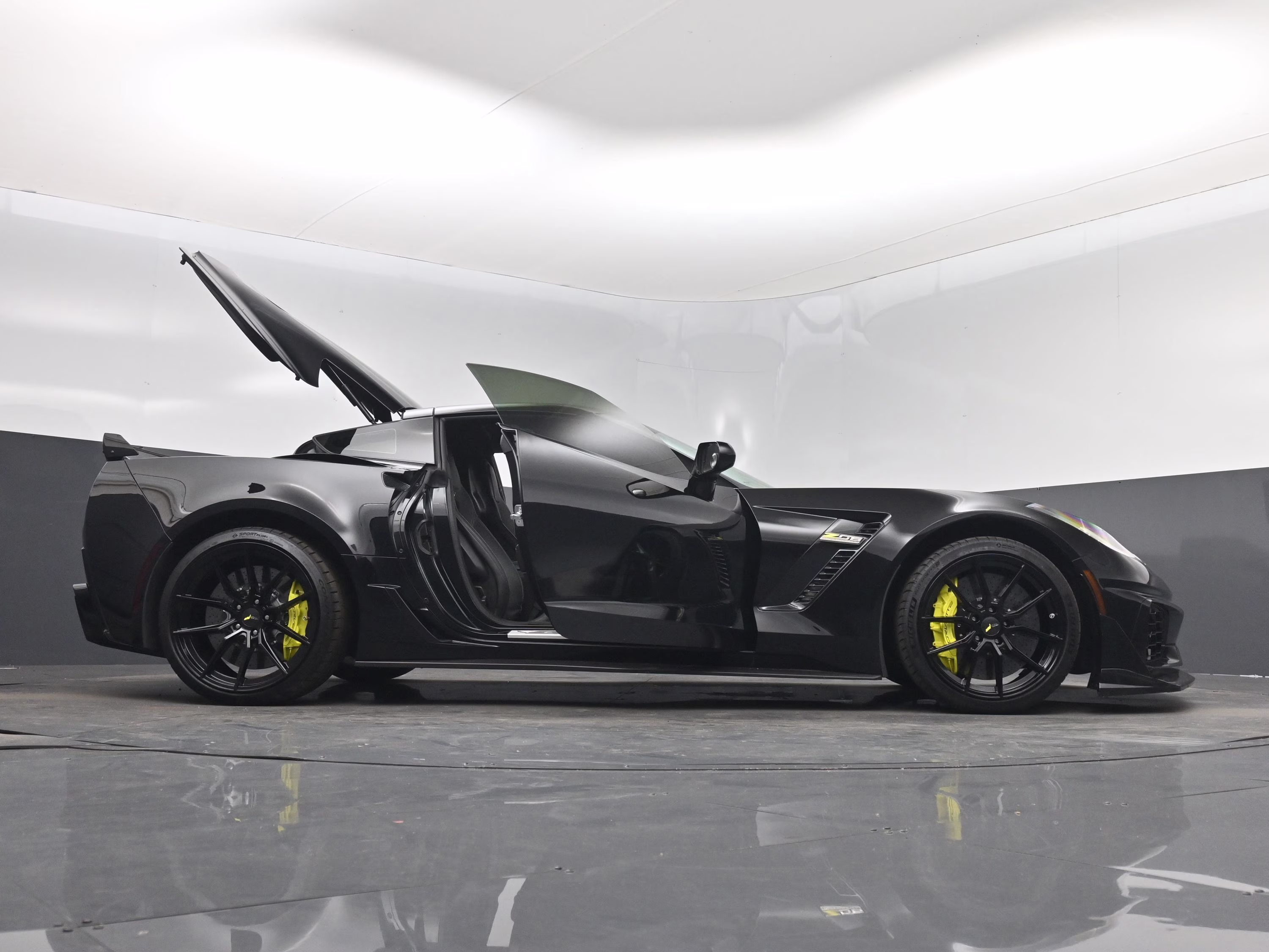 2015 Black Chevrolet Corvette Z06 RWD Coupe