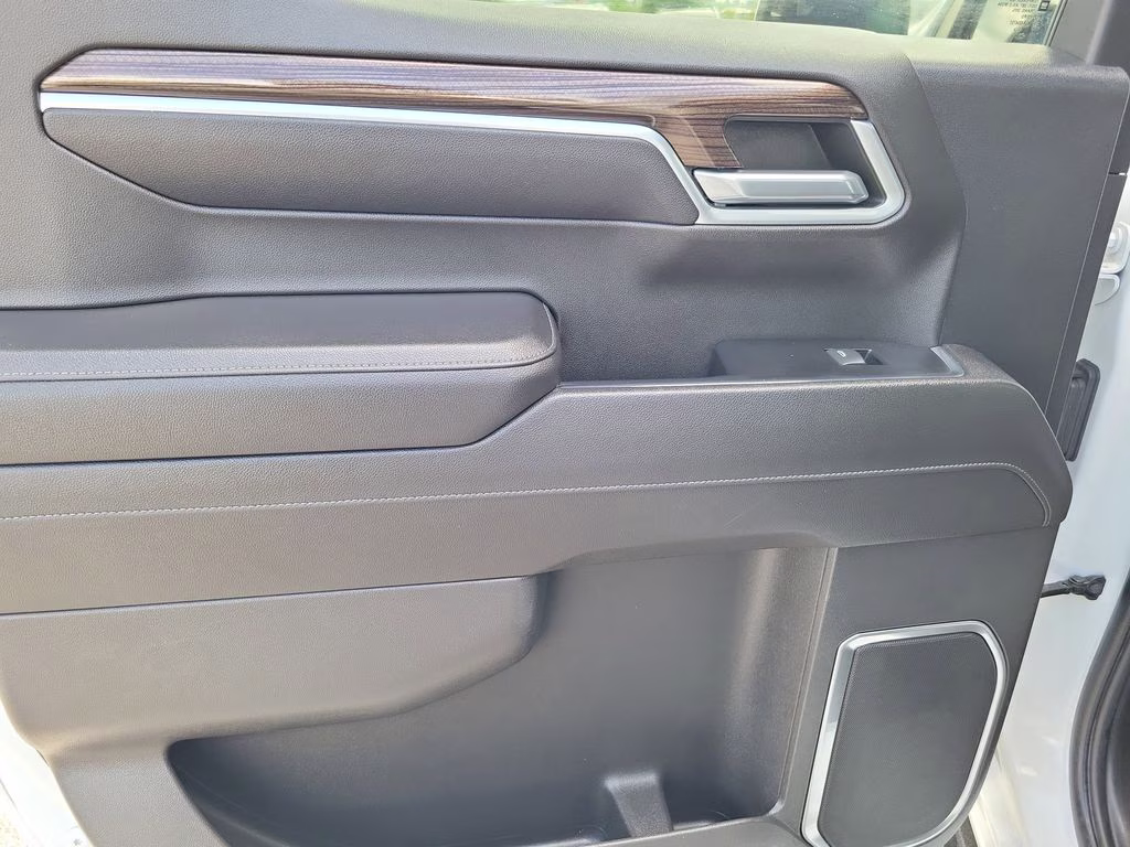 2022 Summit White Chevrolet Silverado 1500 RST RWD Truck