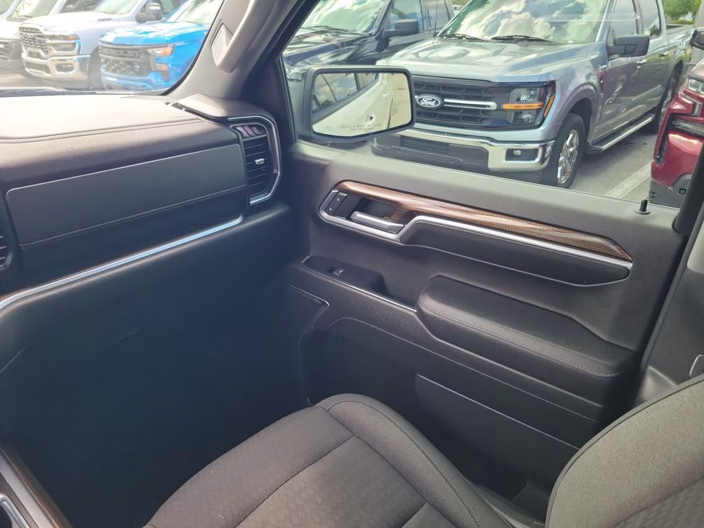 2022 Summit White Chevrolet Silverado 1500 RST RWD Truck