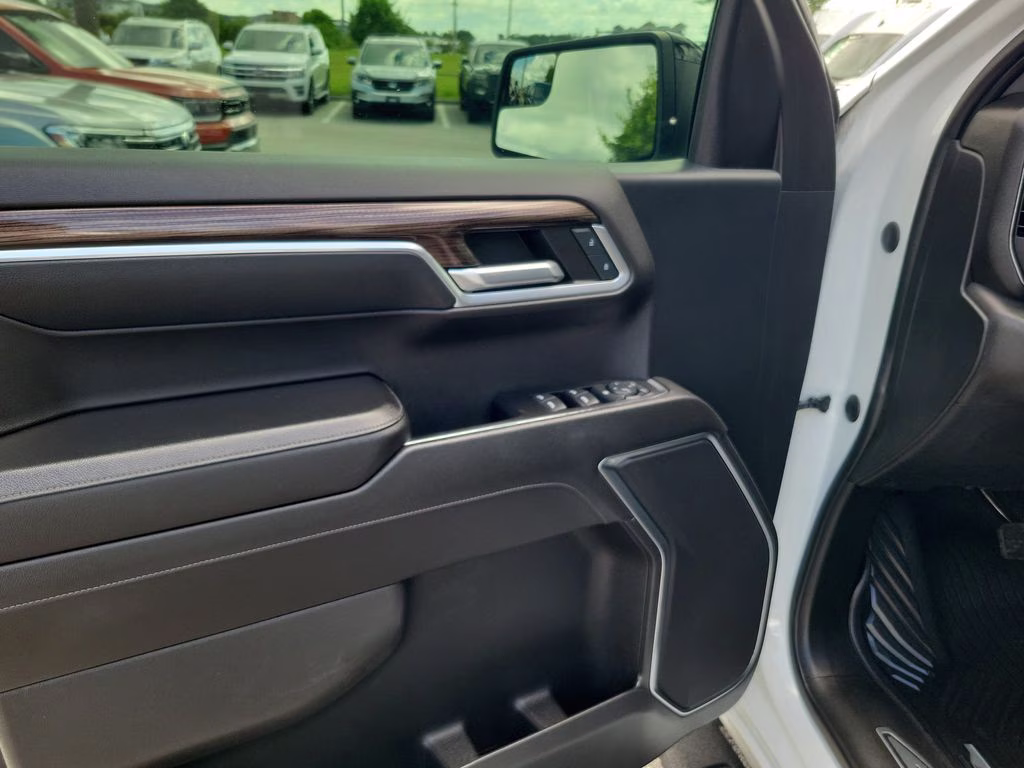 2022 Summit White Chevrolet Silverado 1500 RST RWD Truck