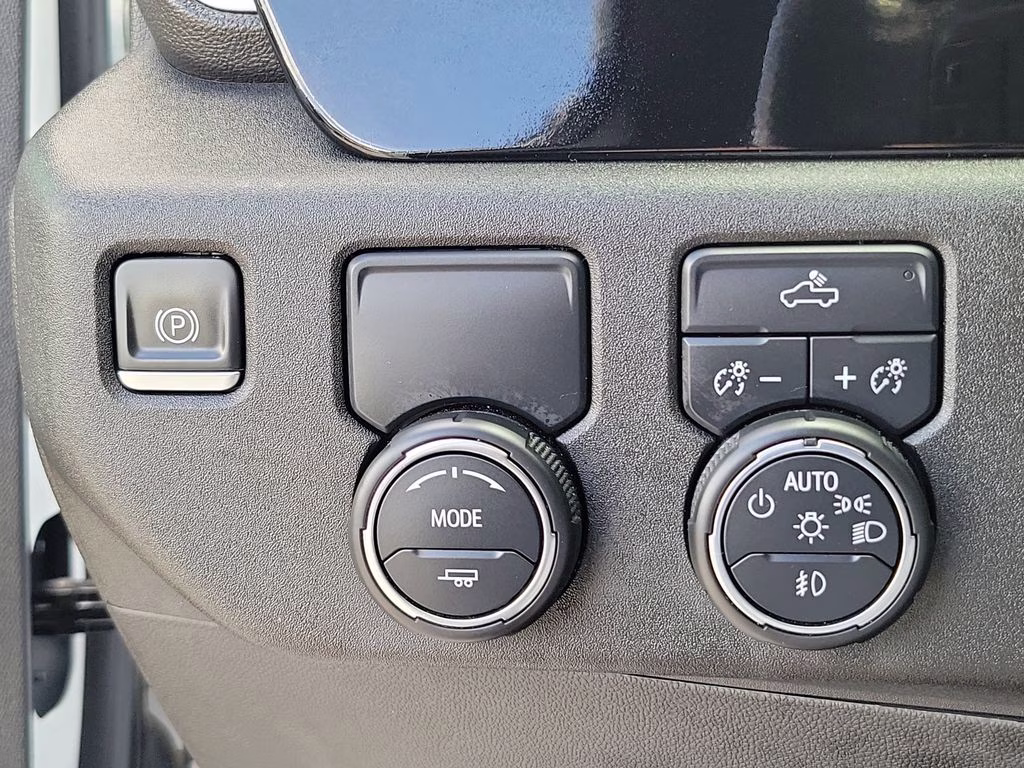 2022 Summit White Chevrolet Silverado 1500 RST RWD Truck