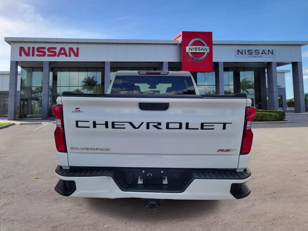 2022 Summit White Chevrolet Silverado 1500 RST RWD Truck