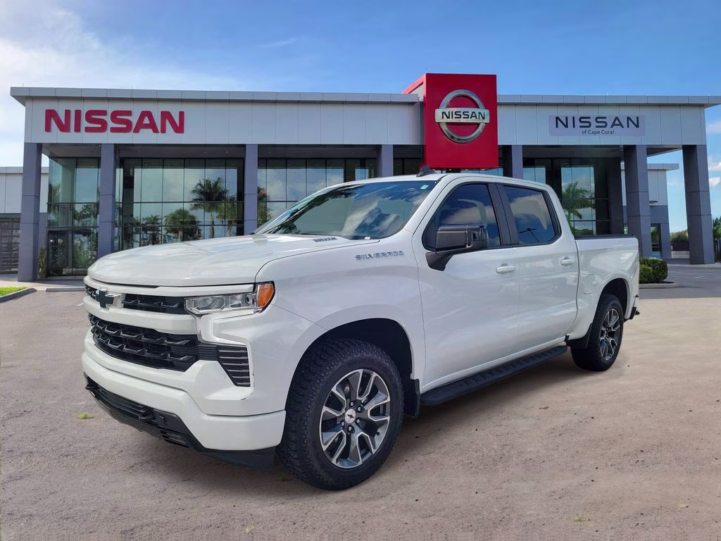 2022 Summit White Chevrolet Silverado 1500 RST RWD Truck