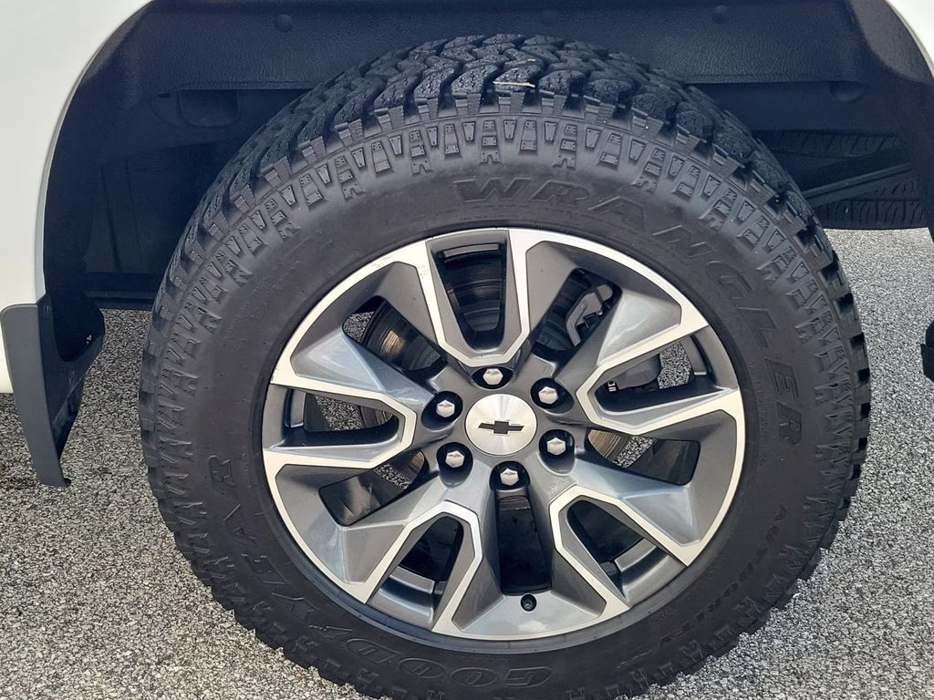 2022 Summit White Chevrolet Silverado 1500 RST RWD Truck