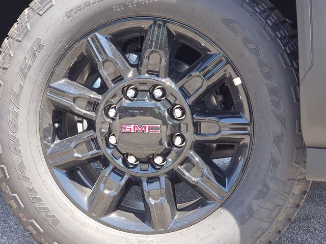 2026 Summit White GMC Sierra 2500HD AT4 4X4 Truck
