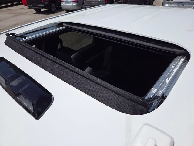 2026 Summit White GMC Sierra 2500HD AT4 4X4 Truck