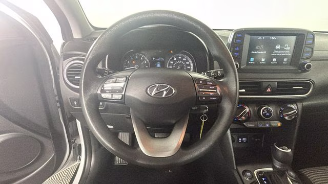 2021 Chalk White Hyundai Kona SE AWD SUV