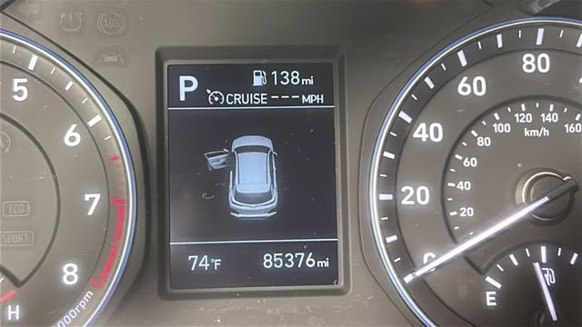 2021 Chalk White Hyundai Kona SE AWD SUV