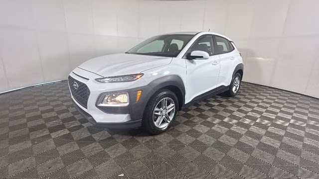 2021 Chalk White Hyundai Kona SE AWD SUV