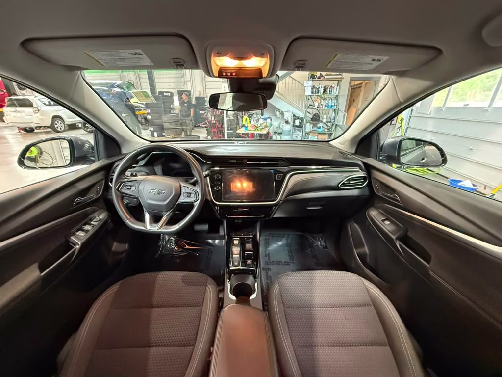 2023 Gray Ghost Metallic Chevrolet Bolt EUV LT FWD SUV