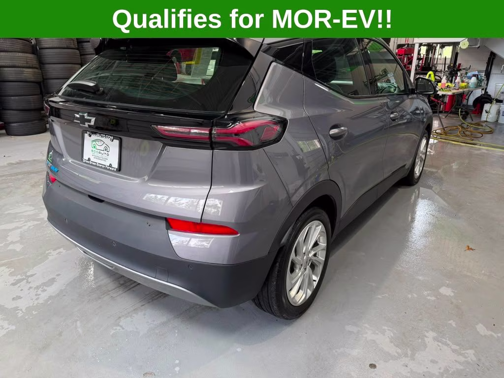 2023 Gray Ghost Metallic Chevrolet Bolt EUV LT FWD SUV