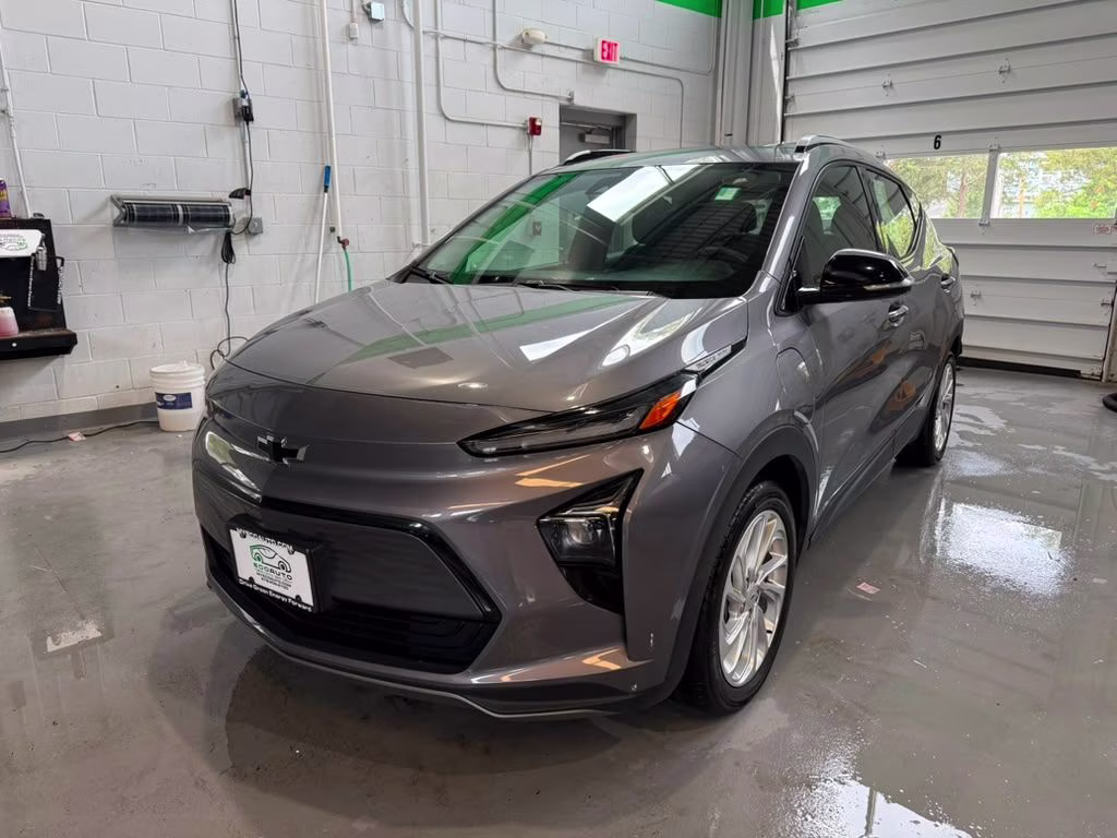 2023 Gray Ghost Metallic Chevrolet Bolt EUV LT FWD SUV