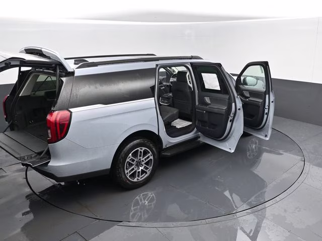 2026 Glacier Gray Metallic Tri-Coat Ford Expedition Max Active 4X4 SUV