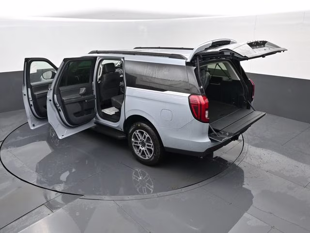 2026 Glacier Gray Metallic Tri-Coat Ford Expedition Max Active 4X4 SUV
