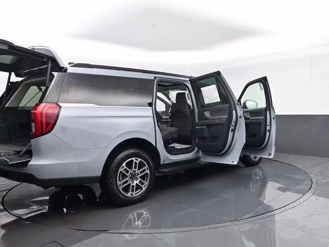2026 Glacier Gray Metallic Tri-Coat Ford Expedition Max Active 4X4 SUV