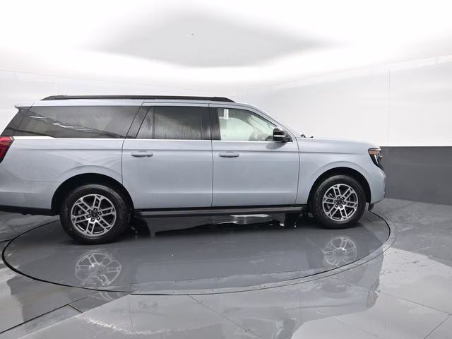 2026 Glacier Gray Metallic Tri-Coat Ford Expedition Max Active 4X4 SUV