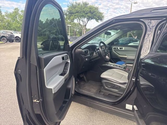 2021 Agate Black Metallic Ford Explorer XLT RWD SUV