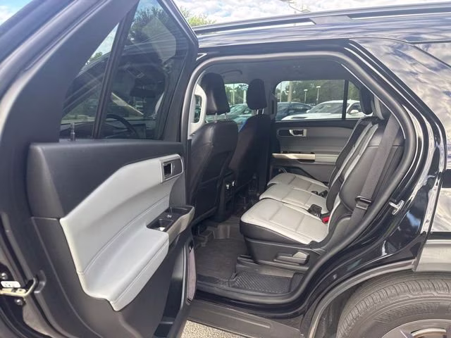 2021 Agate Black Metallic Ford Explorer XLT RWD SUV