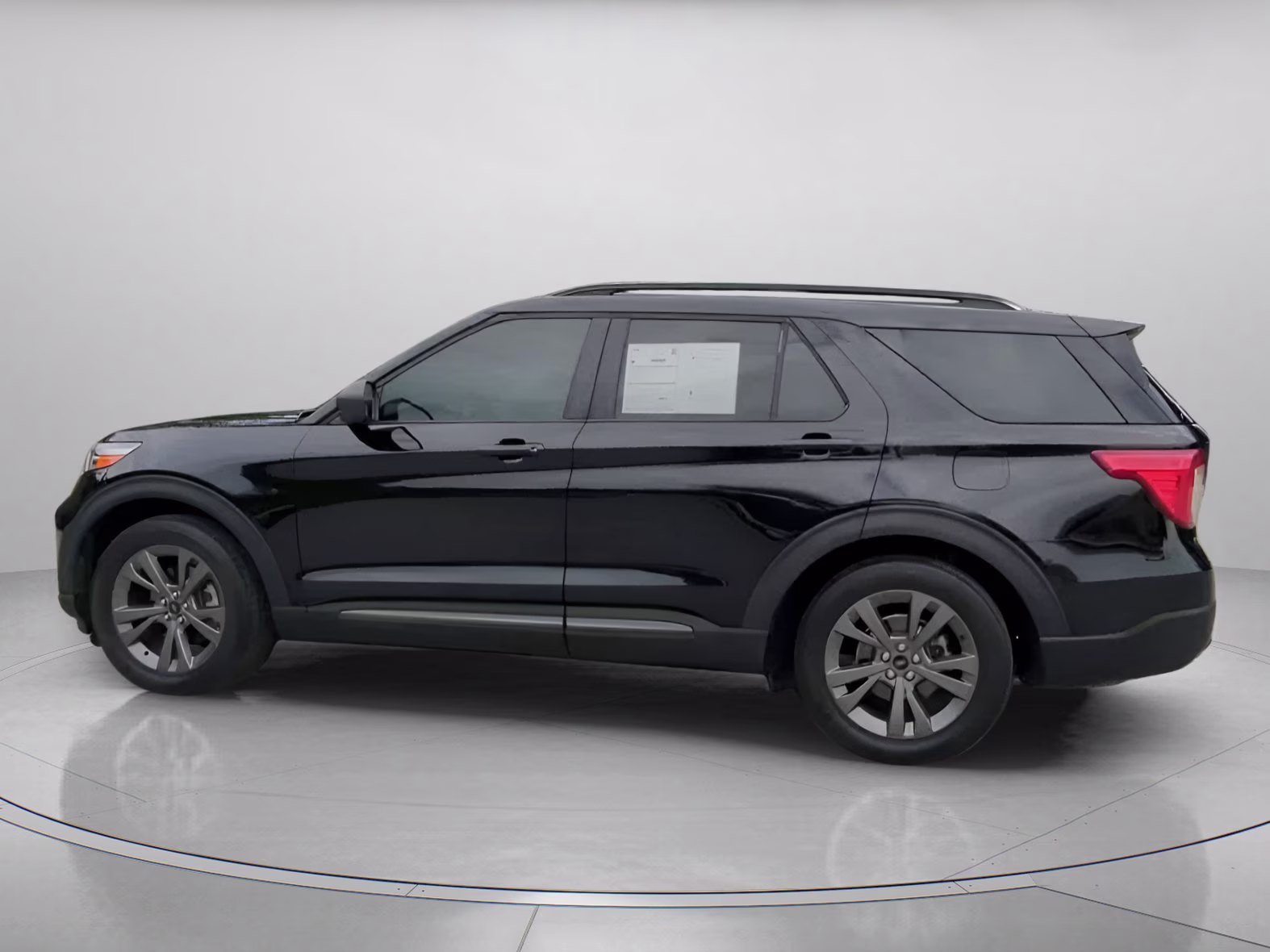 2021 Agate Black Metallic Ford Explorer XLT RWD SUV