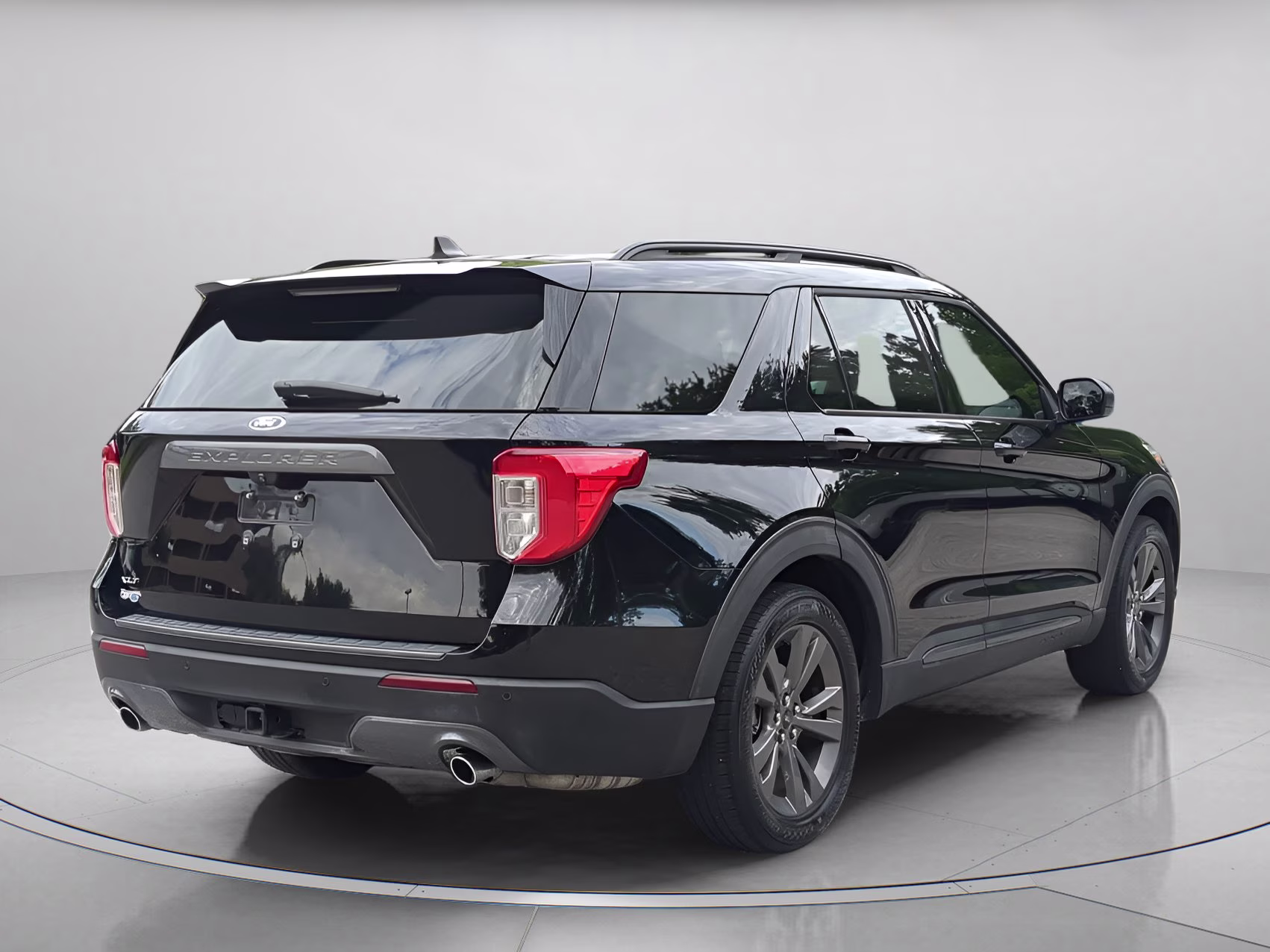 2021 Agate Black Metallic Ford Explorer XLT RWD SUV