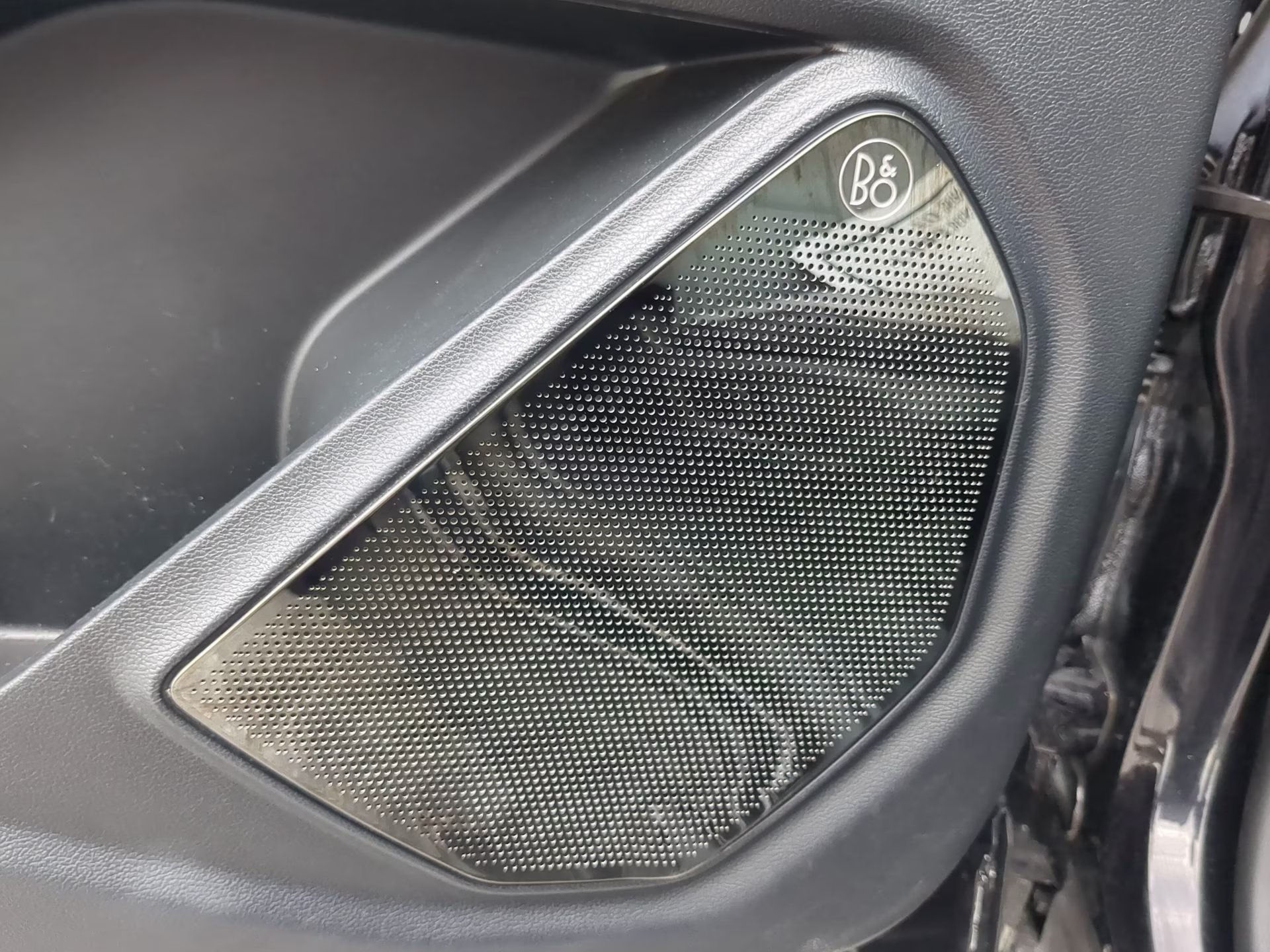 2021 Agate Black Metallic Ford Explorer XLT RWD SUV