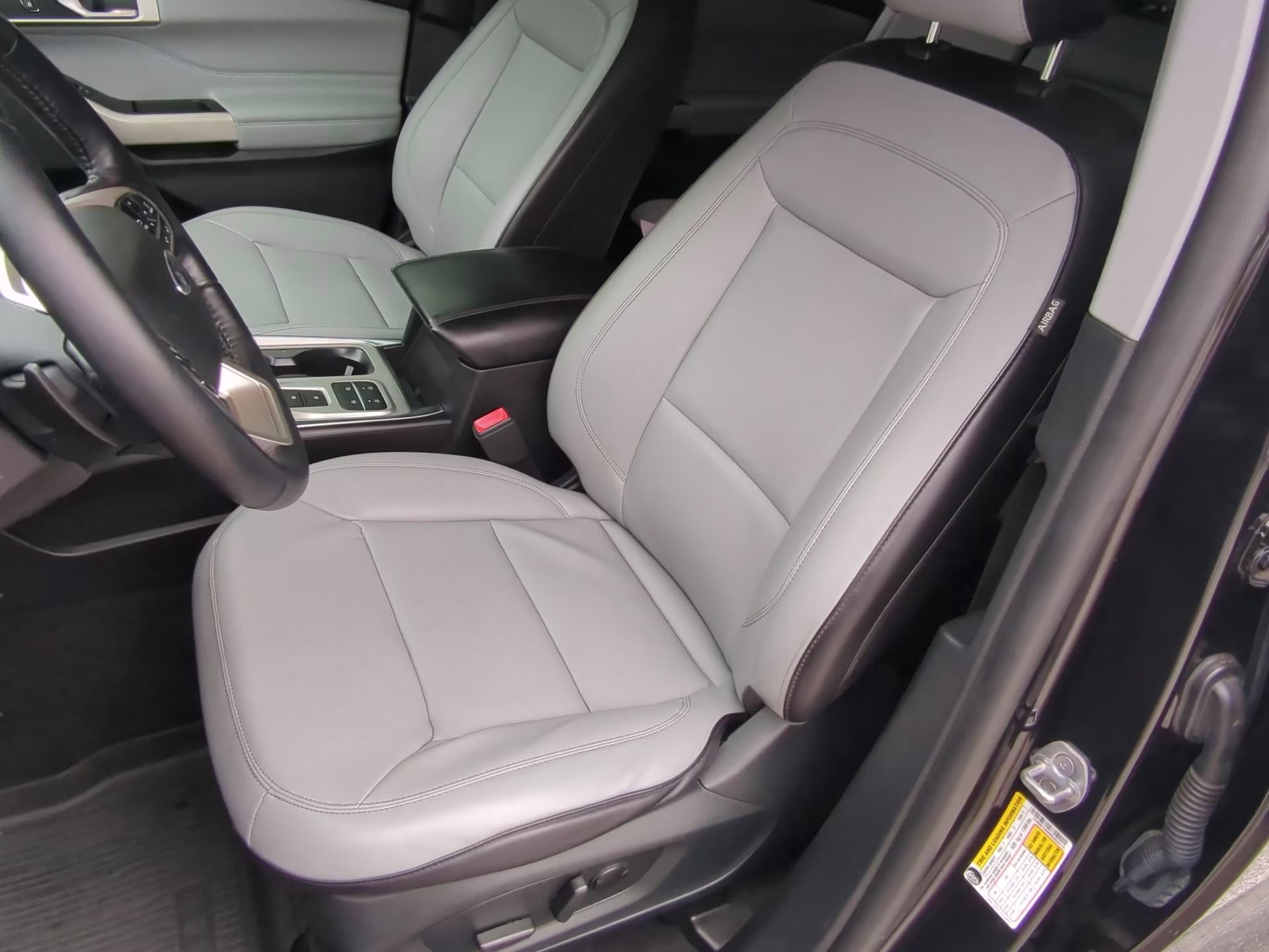 2021 Agate Black Metallic Ford Explorer XLT RWD SUV