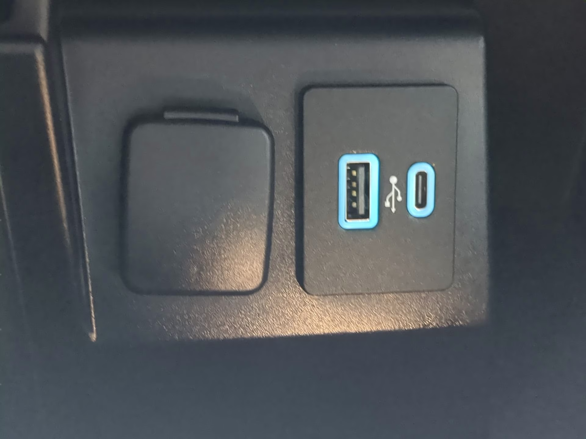 2021 Agate Black Metallic Ford Explorer XLT RWD SUV