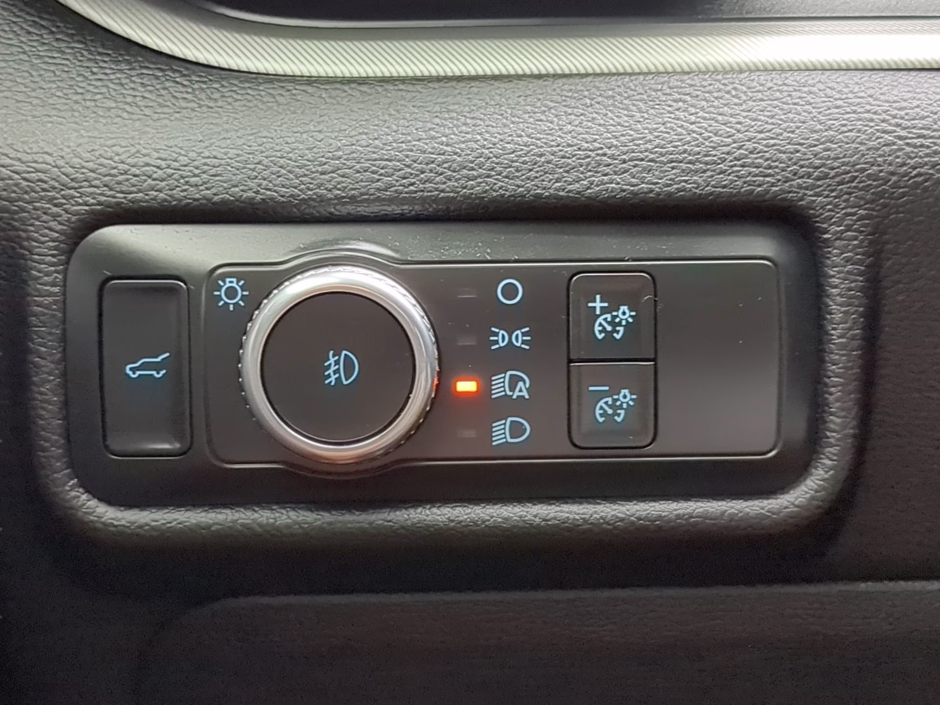 2021 Agate Black Metallic Ford Explorer XLT RWD SUV