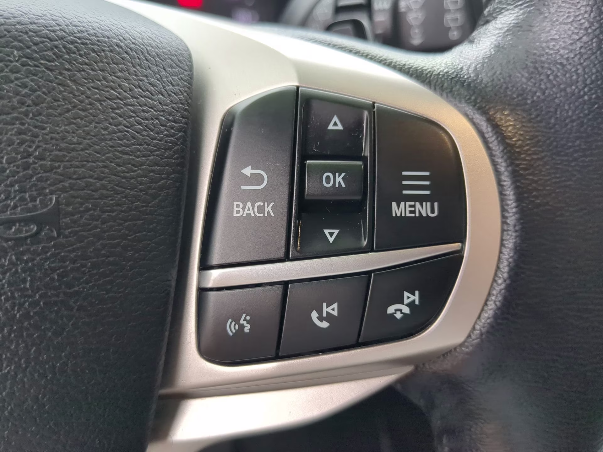 2021 Agate Black Metallic Ford Explorer XLT RWD SUV