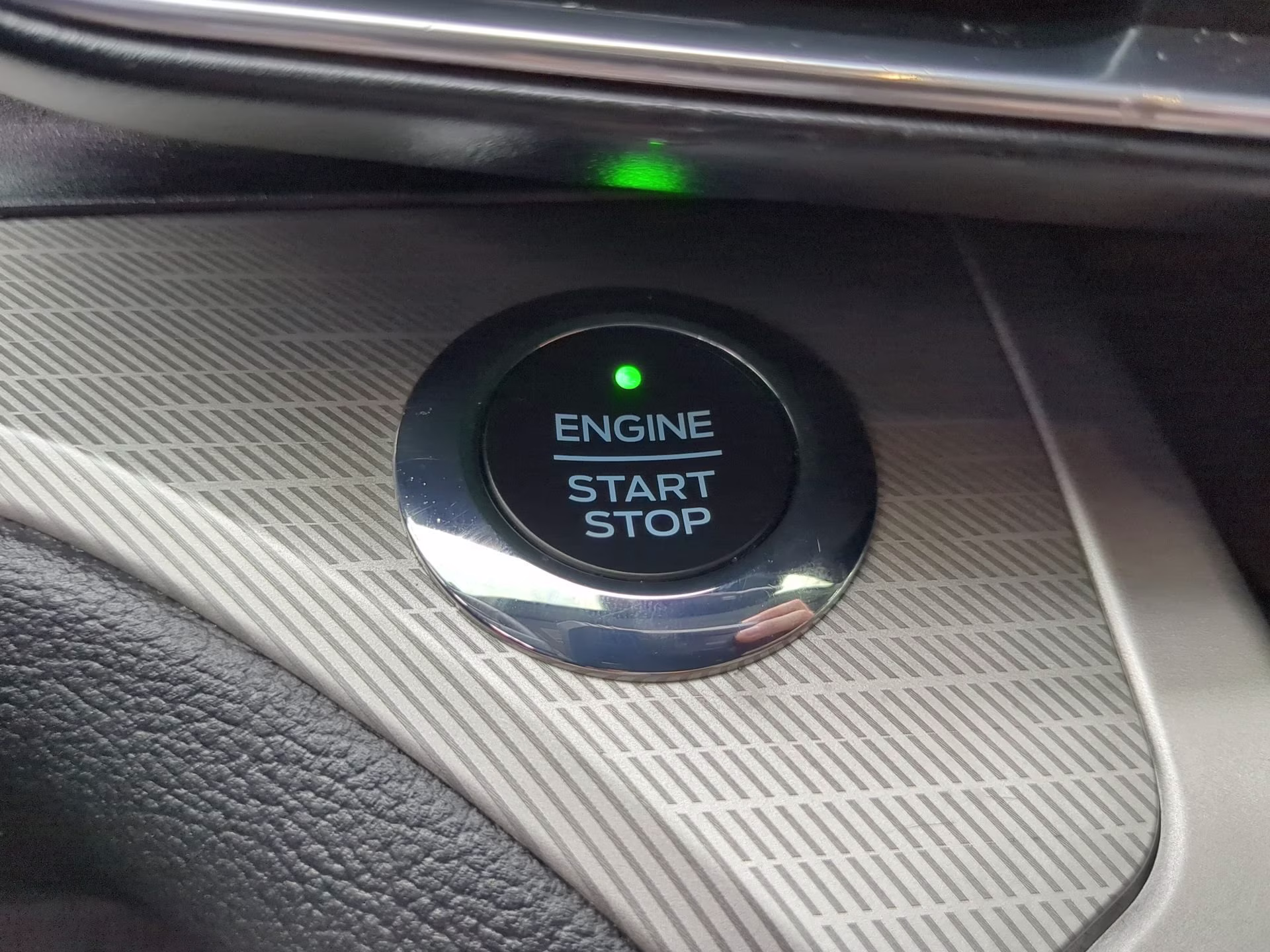 2021 Agate Black Metallic Ford Explorer XLT RWD SUV