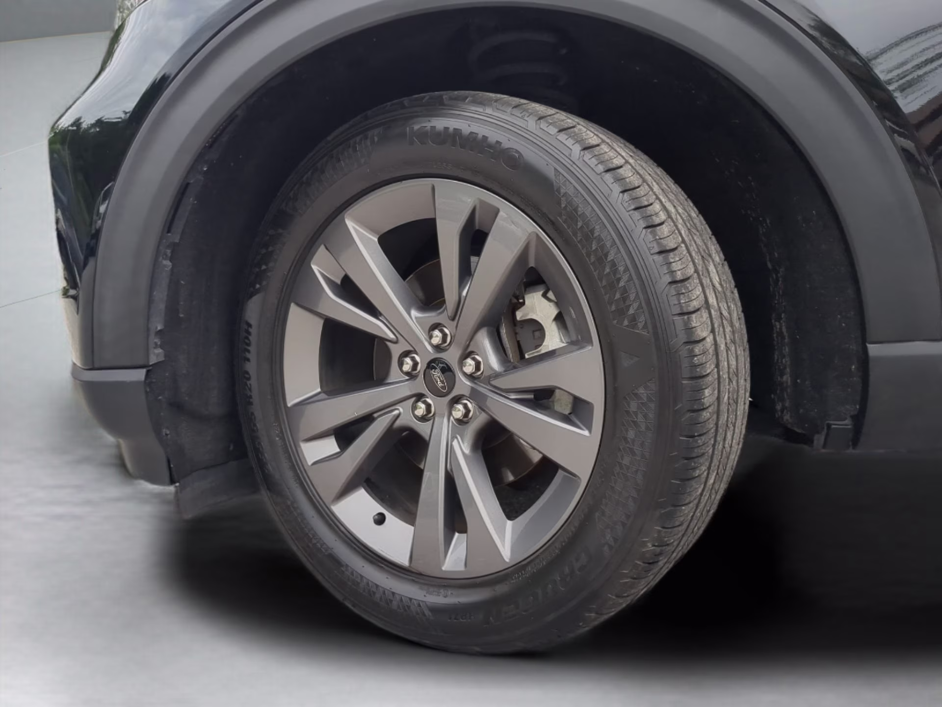 2021 Agate Black Metallic Ford Explorer XLT RWD SUV