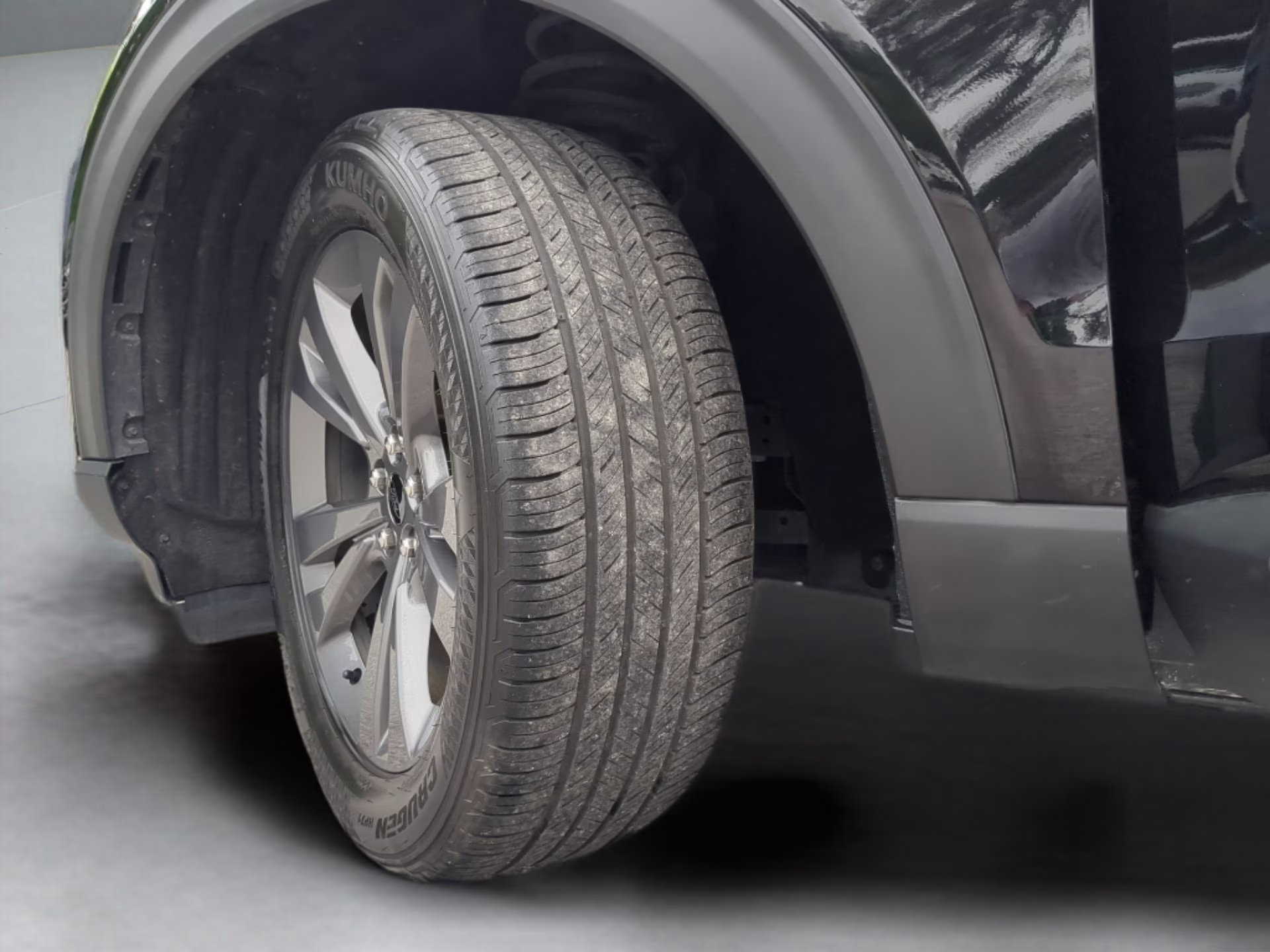 2021 Agate Black Metallic Ford Explorer XLT RWD SUV