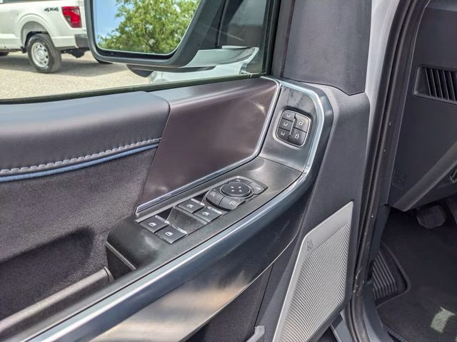 2025 White Metallic Ford F-150 Platinum 4X4 Truck