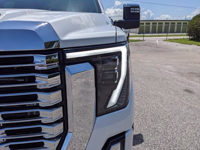2025 White Frost Tricoat GMC Sierra 3500HD Denali 4X4 Truck