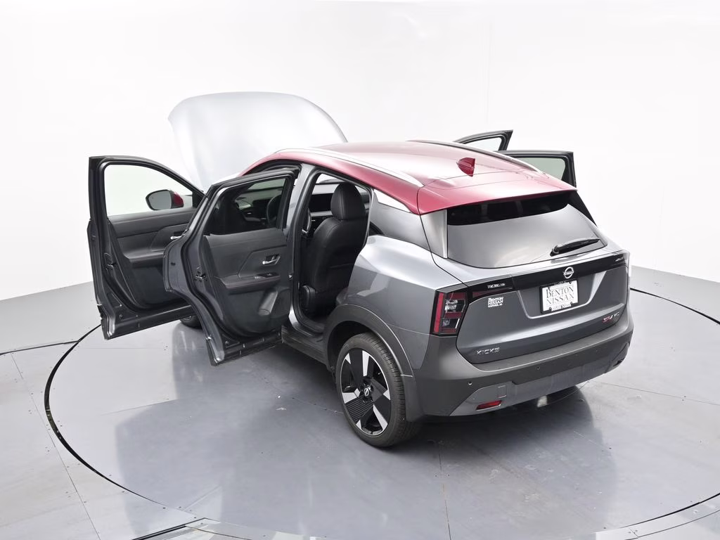 2025 Gun Metallic/Scarlet Ember Tintcoat Nissan Kicks SR AWD SUV