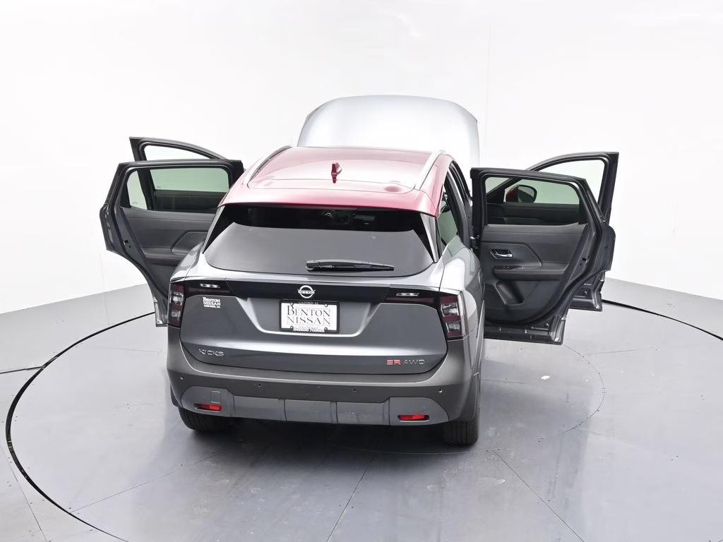 2025 Gun Metallic/Scarlet Ember Tintcoat Nissan Kicks SR AWD SUV