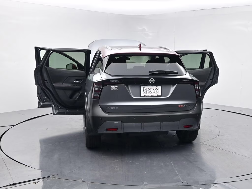 2025 Gun Metallic/Scarlet Ember Tintcoat Nissan Kicks SR AWD SUV