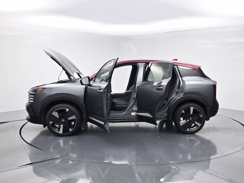 2025 Gun Metallic/Scarlet Ember Tintcoat Nissan Kicks SR AWD SUV
