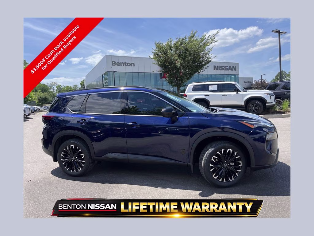 2026 Nissan Rogue Dark Armor's photo
