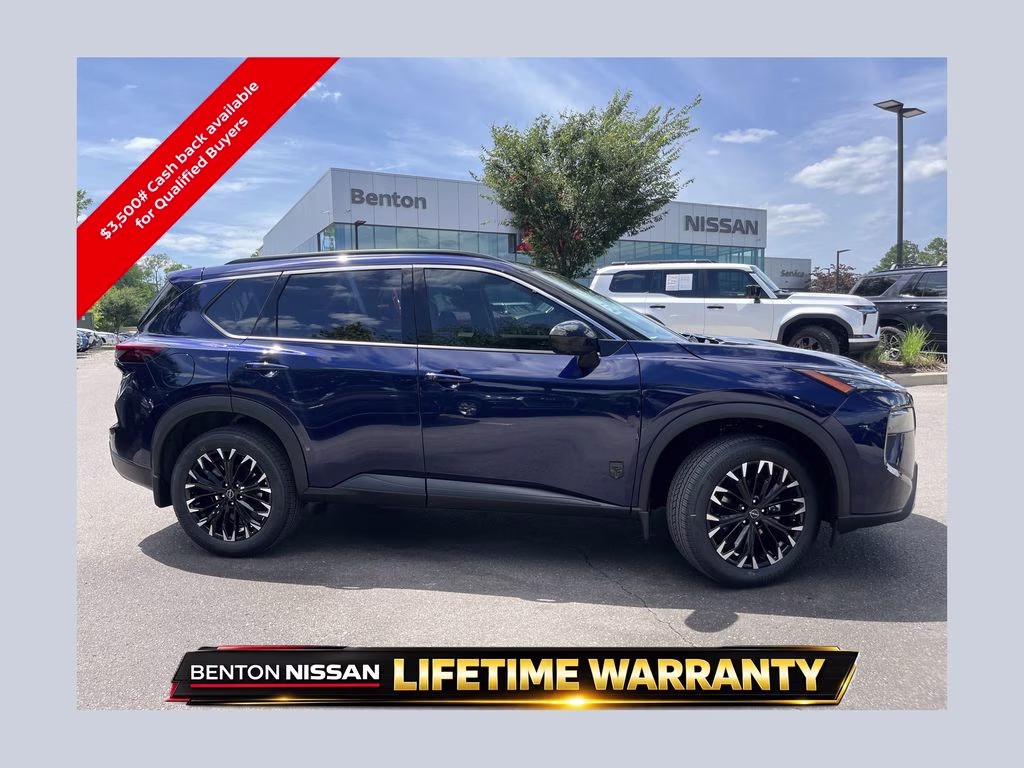 2026 Nissan Rogue Dark Armor's photo