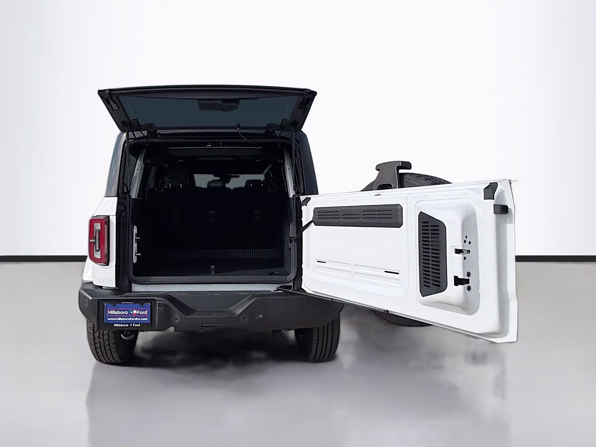 2026 Oxford White Ford Bronco Outer Banks 4X4 SUV