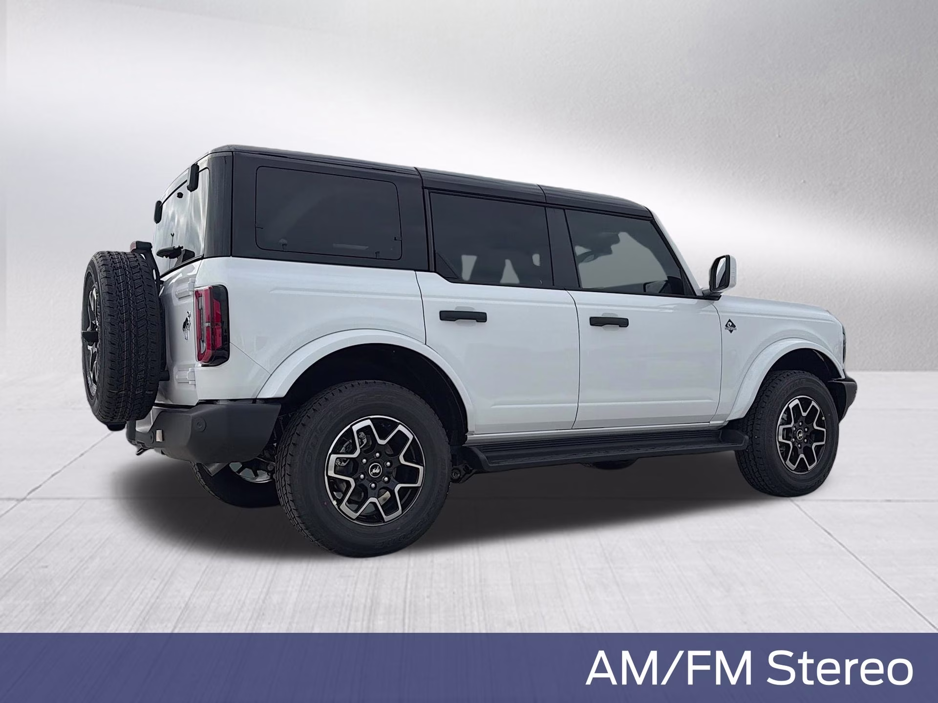 2026 Oxford White Ford Bronco Outer Banks 4X4 SUV